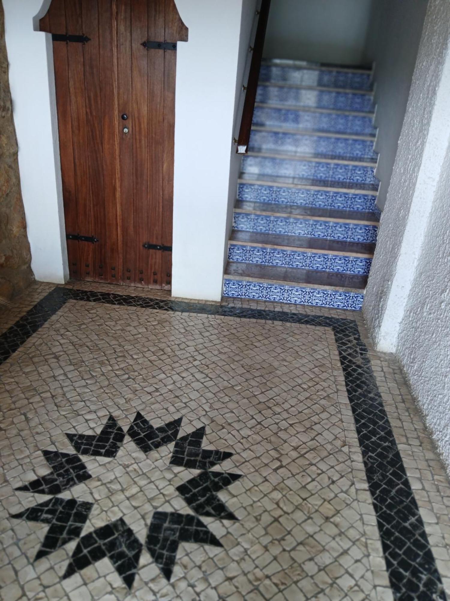 Azulejos Em Portugal Apartment Куартейра Екстериор снимка